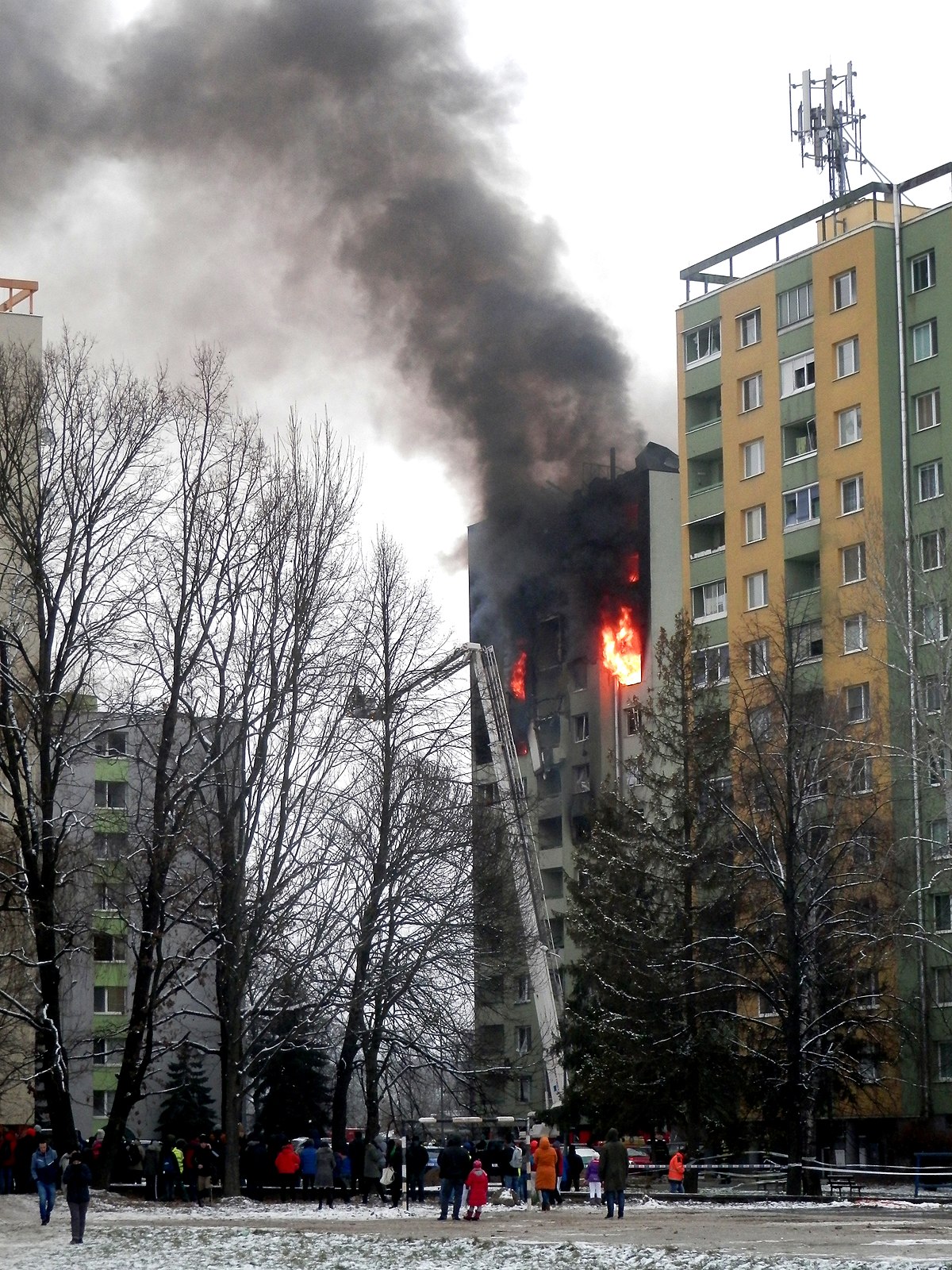 Bývalí obyvatelia bytovky si pripomenuli obete výbuchu plynu v Prešove
