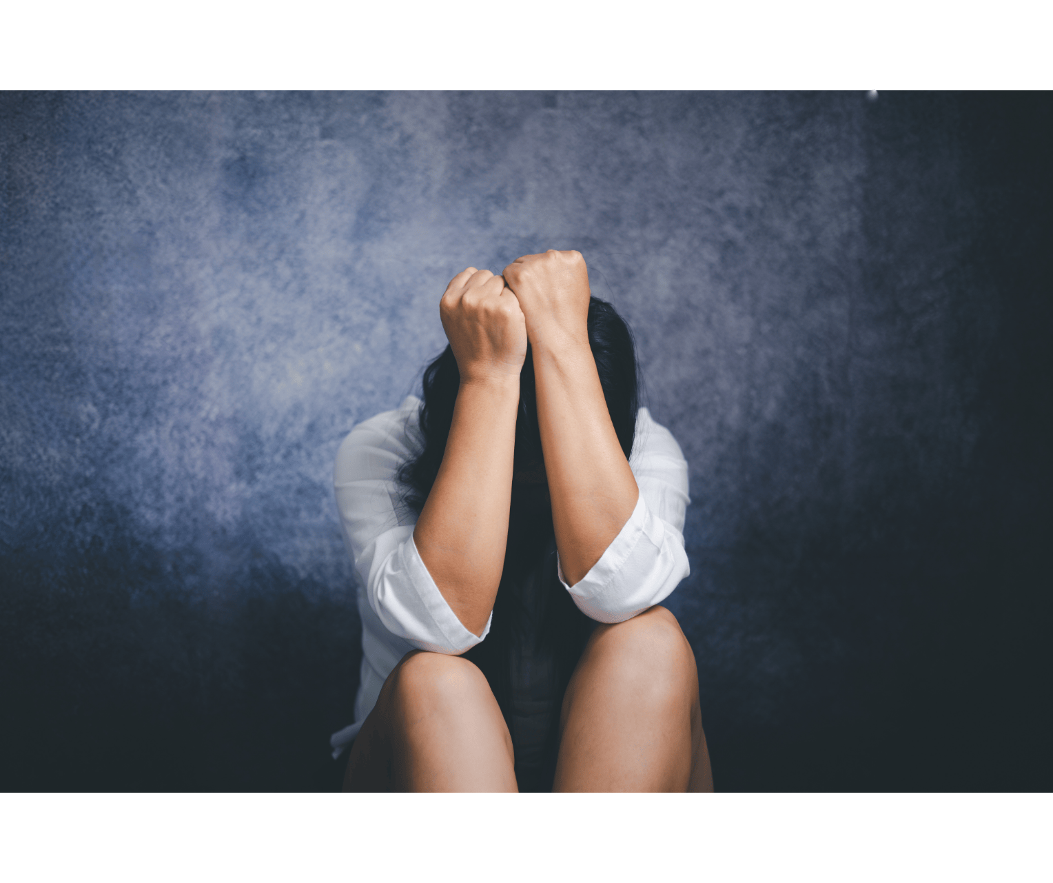 Nepočujúca 20-ročná žena bola znásilnená a otehotnela